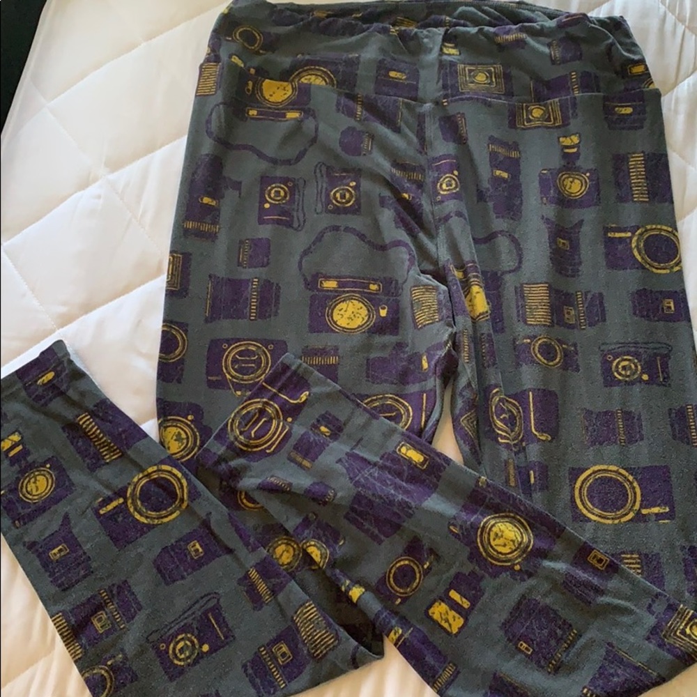 LulaRoe camera leggings